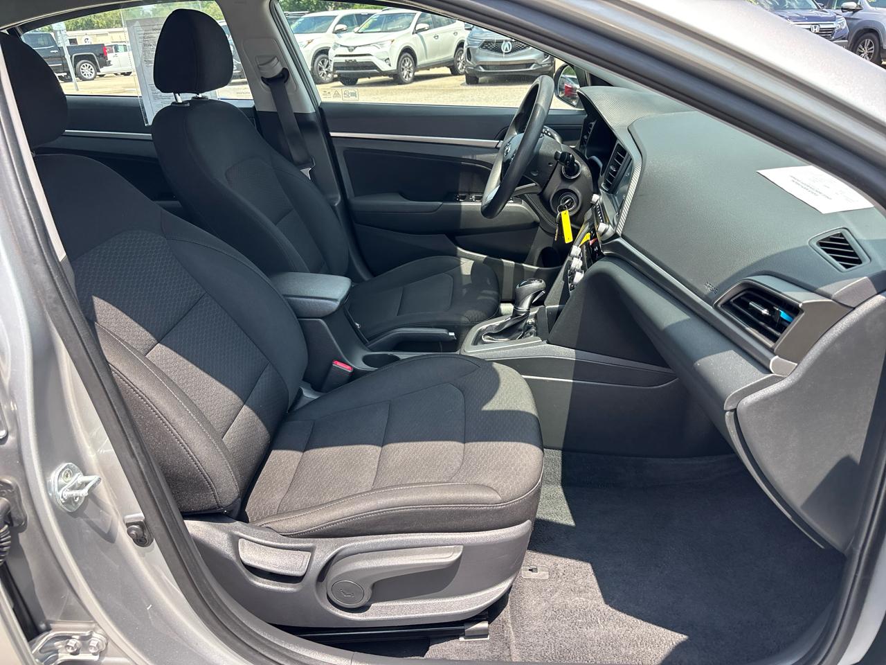 Hyundai Elantra SEL IVT 2020