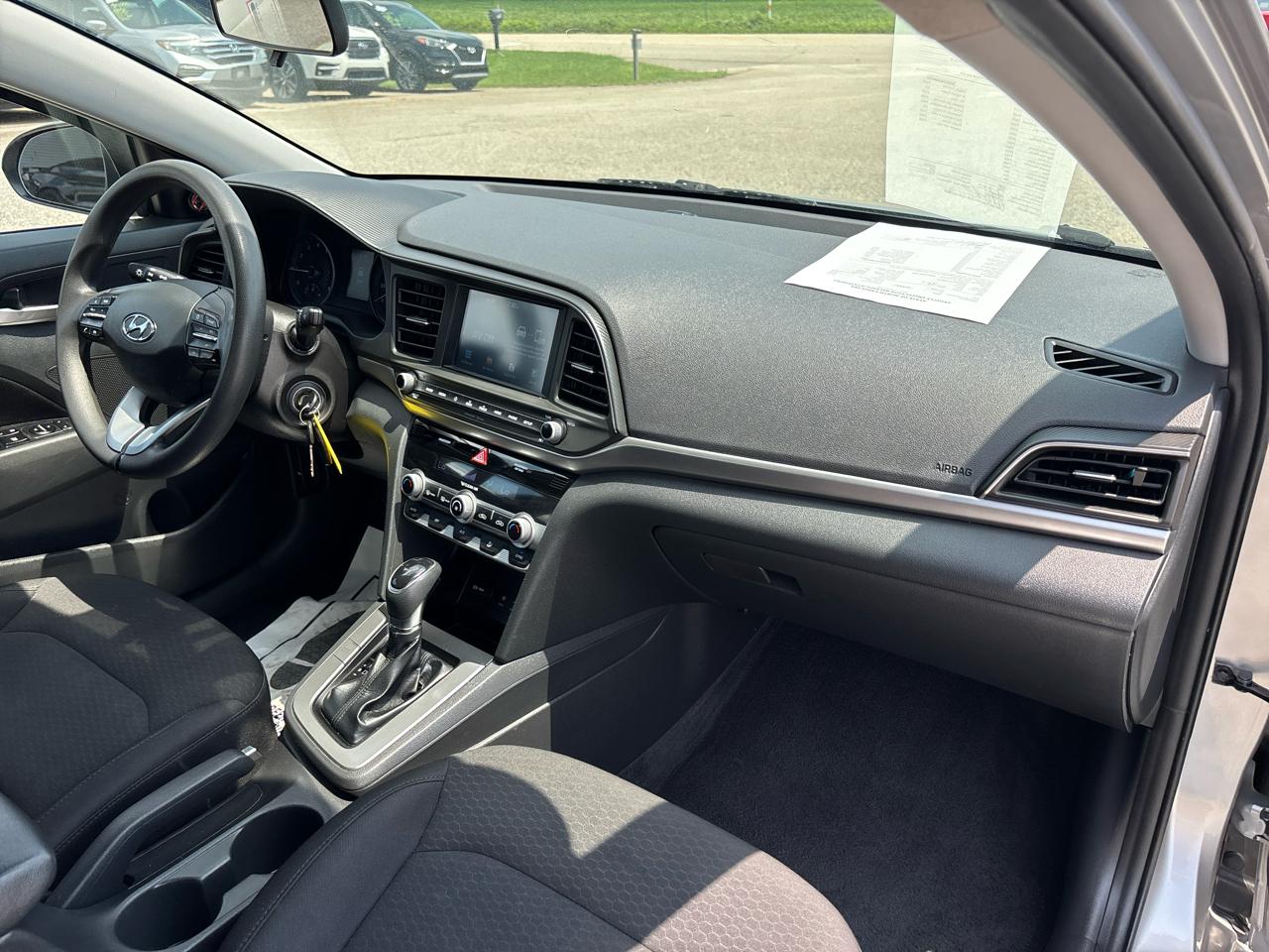 Hyundai Elantra SEL IVT 2020