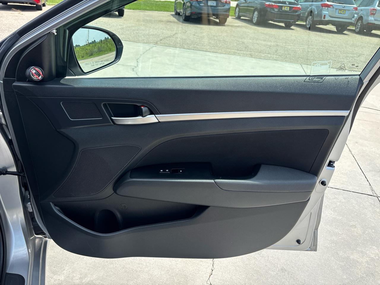 Hyundai Elantra SEL IVT 2020