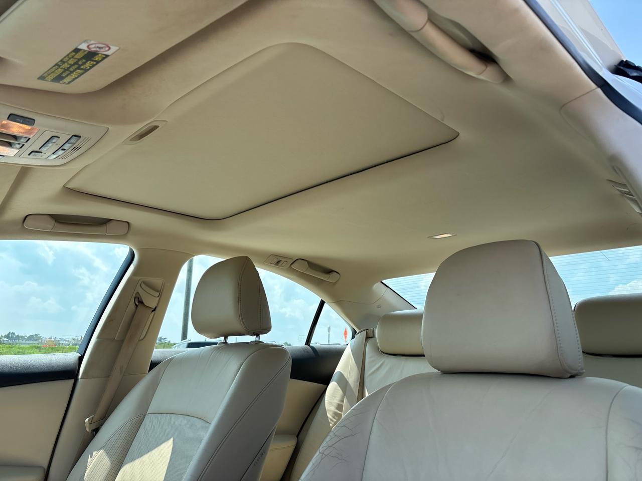 Lexus ES 350 4dr Sdn 2010