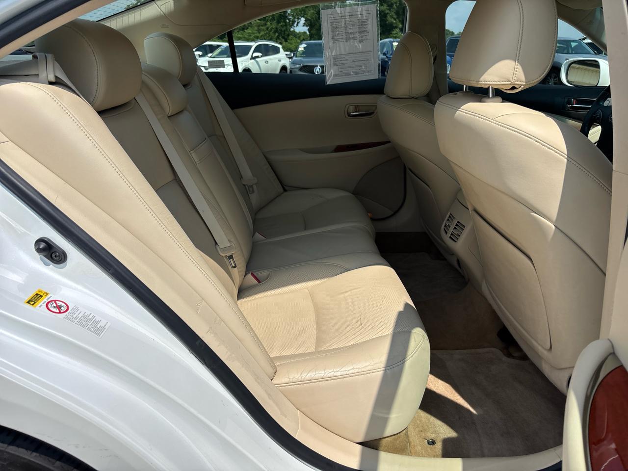 Lexus ES 350 4dr Sdn 2010