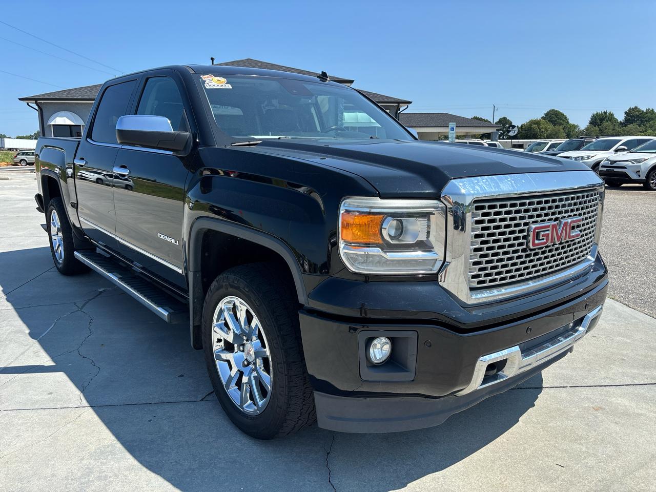 GMC Sierra 1500 4WD Crew Cab 143.5" Denali 2014