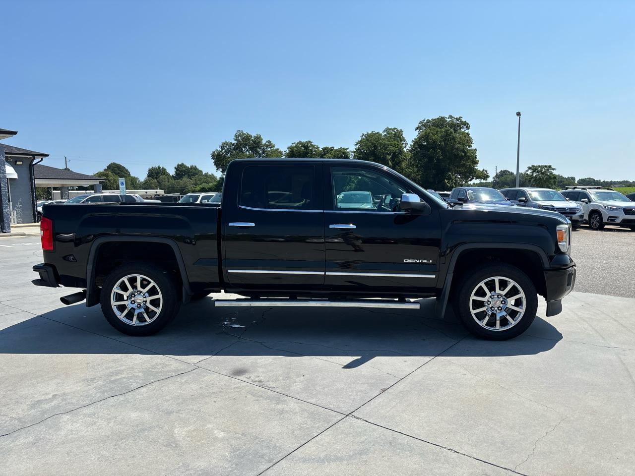 GMC Sierra 1500 4WD Crew Cab 143.5" Denali 2014