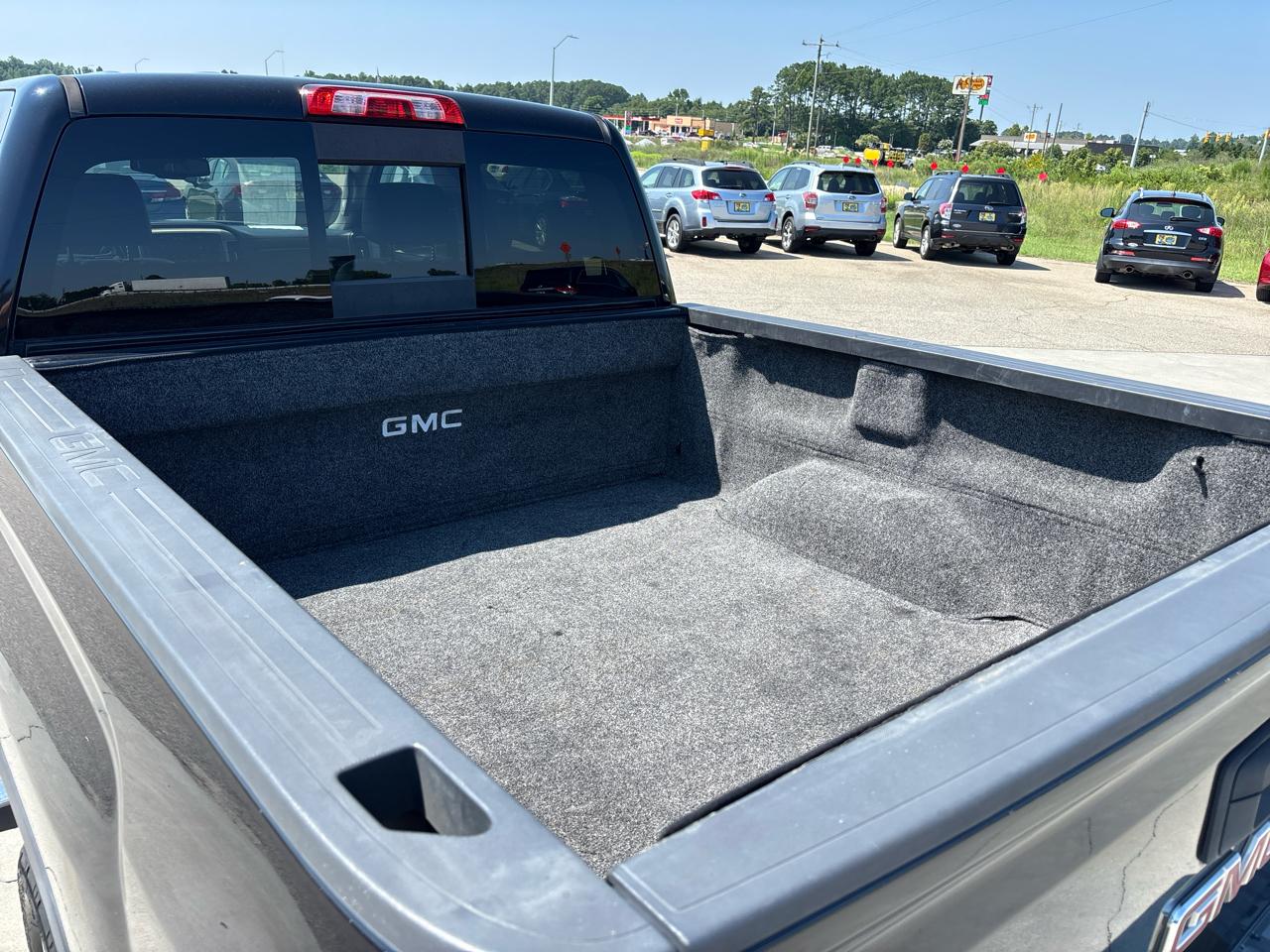 GMC Sierra 1500 4WD Crew Cab 143.5" Denali 2014