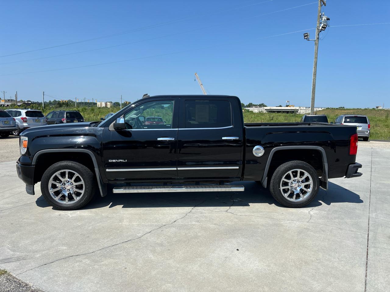 GMC Sierra 1500 4WD Crew Cab 143.5" Denali 2014