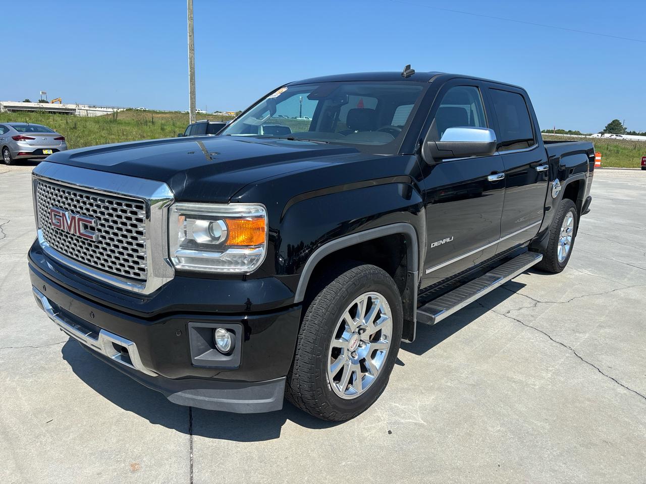 GMC Sierra 1500 4WD Crew Cab 143.5" Denali 2014