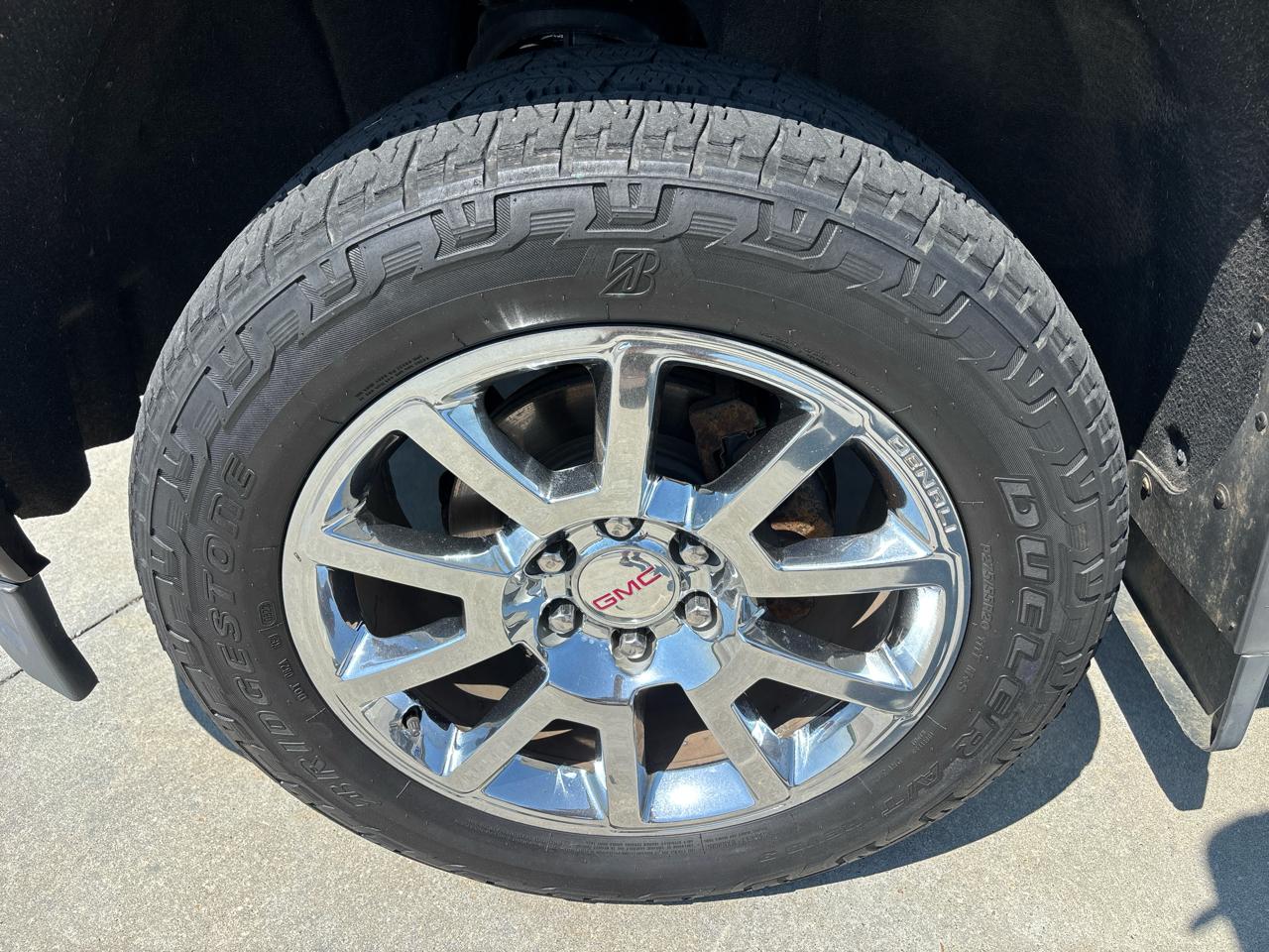 GMC Sierra 1500 4WD Crew Cab 143.5" Denali 2014