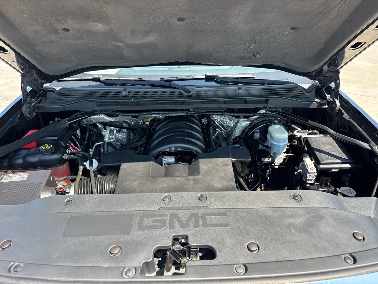 GMC Sierra 1500 4WD Crew Cab 143.5" Denali 2014