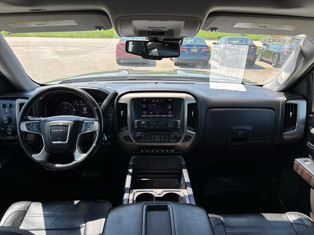 GMC Sierra 1500 4WD Crew Cab 143.5" Denali 2014
