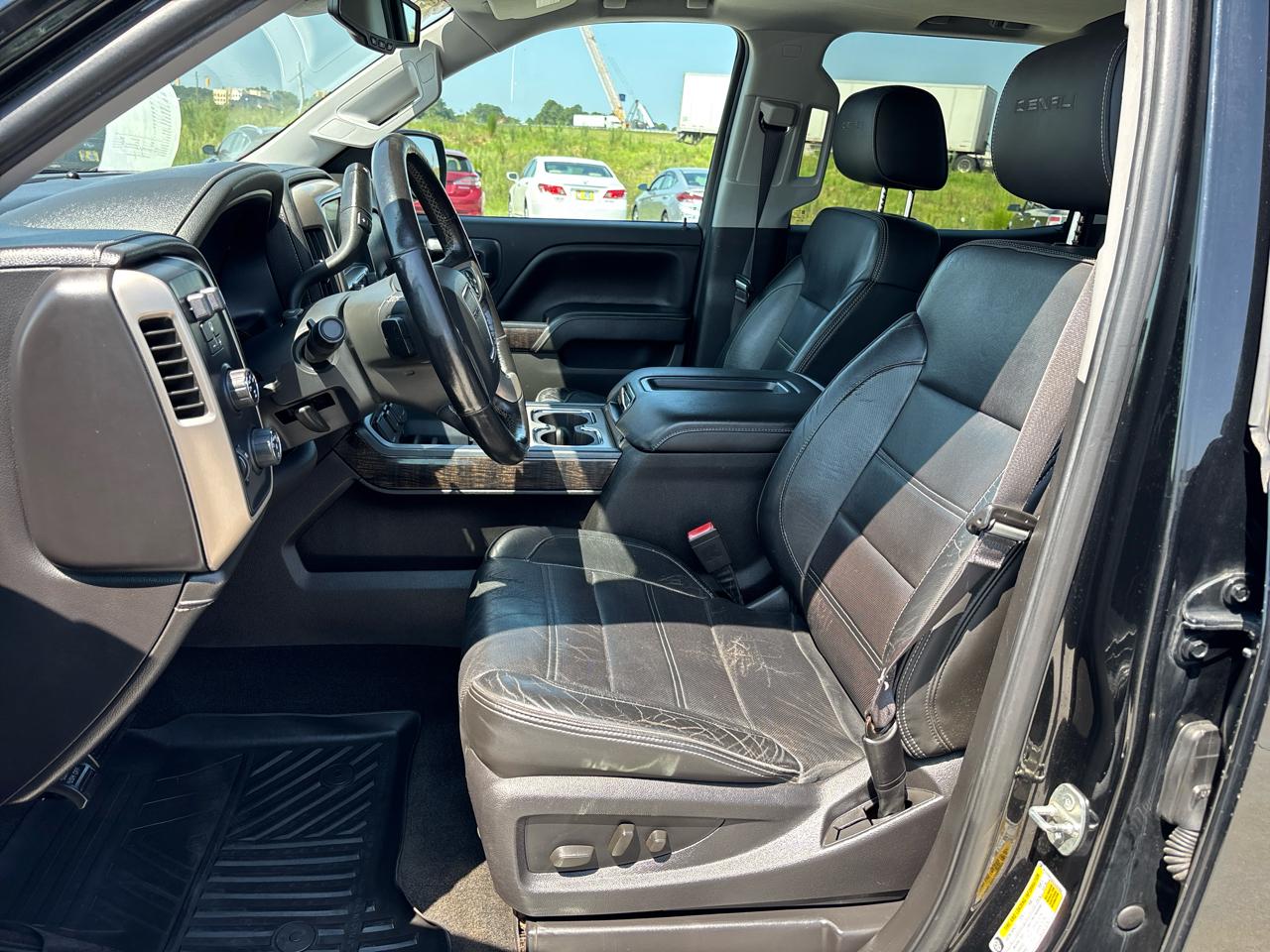GMC Sierra 1500 4WD Crew Cab 143.5" Denali 2014