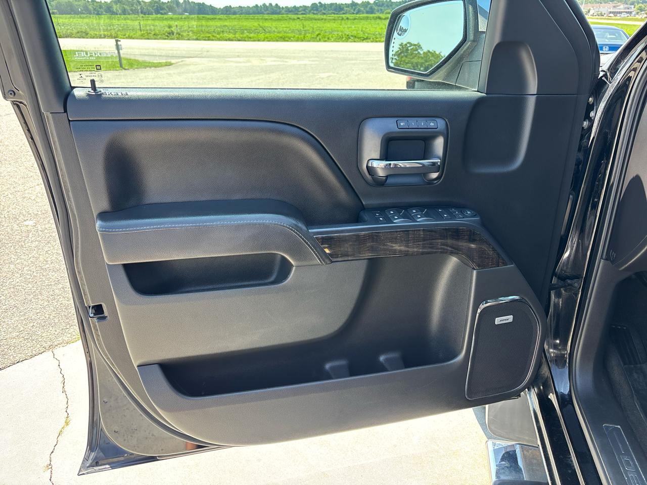 GMC Sierra 1500 4WD Crew Cab 143.5" Denali 2014