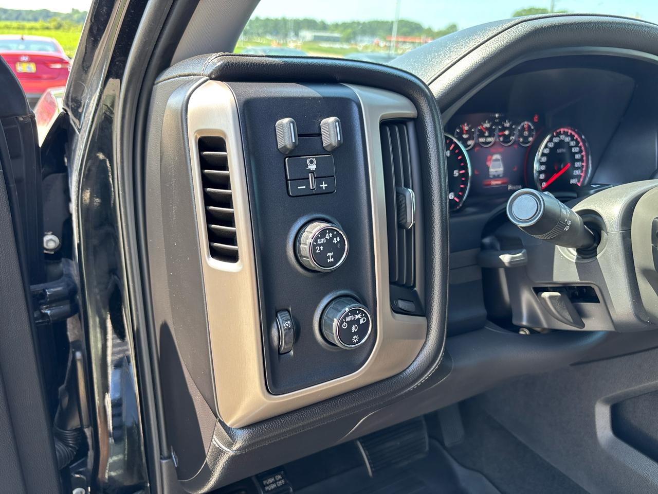 GMC Sierra 1500 4WD Crew Cab 143.5" Denali 2014