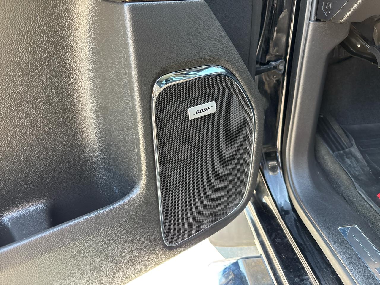 GMC Sierra 1500 4WD Crew Cab 143.5" Denali 2014