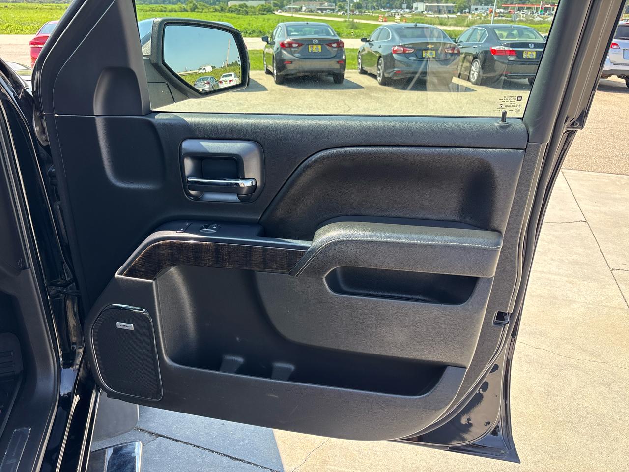 GMC Sierra 1500 4WD Crew Cab 143.5" Denali 2014