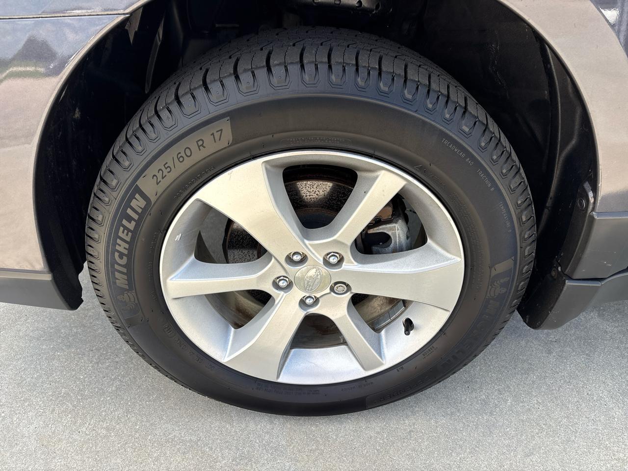 Subaru Outback 4dr Wgn H4 Auto 2.5i Limited 2013