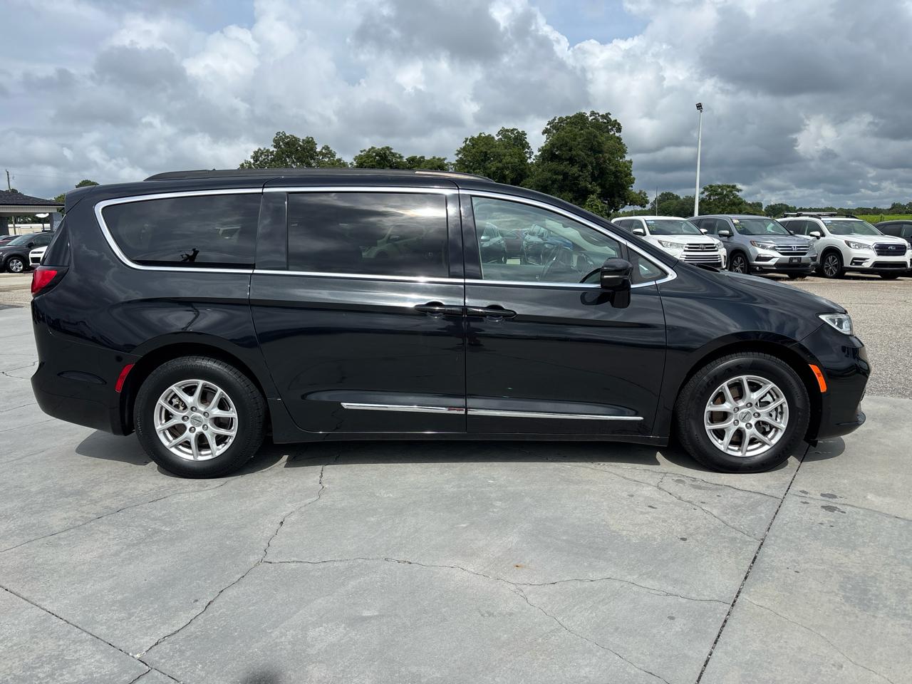 Chrysler Pacifica Touring L FWD 2022