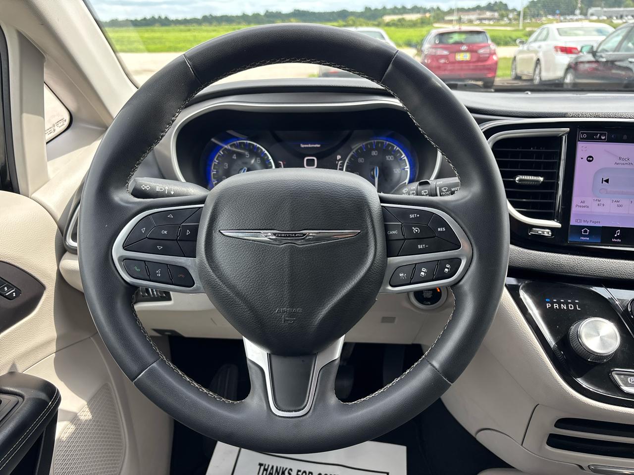 Chrysler Pacifica Touring L FWD 2022
