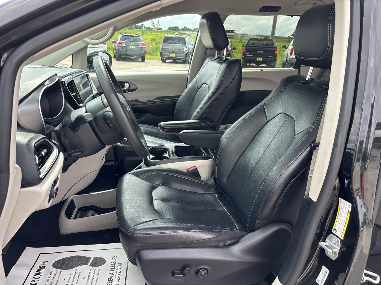 Chrysler Pacifica Touring L FWD 2022
