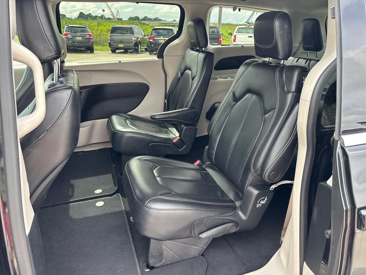 Chrysler Pacifica Touring L FWD 2022