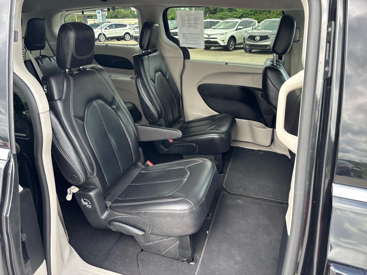 Chrysler Pacifica Touring L FWD 2022