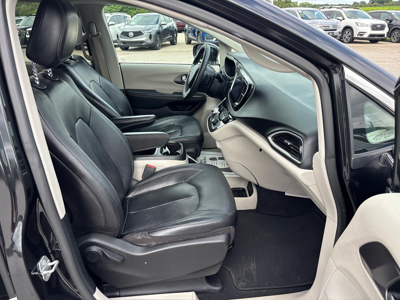Chrysler Pacifica Touring L FWD 2022