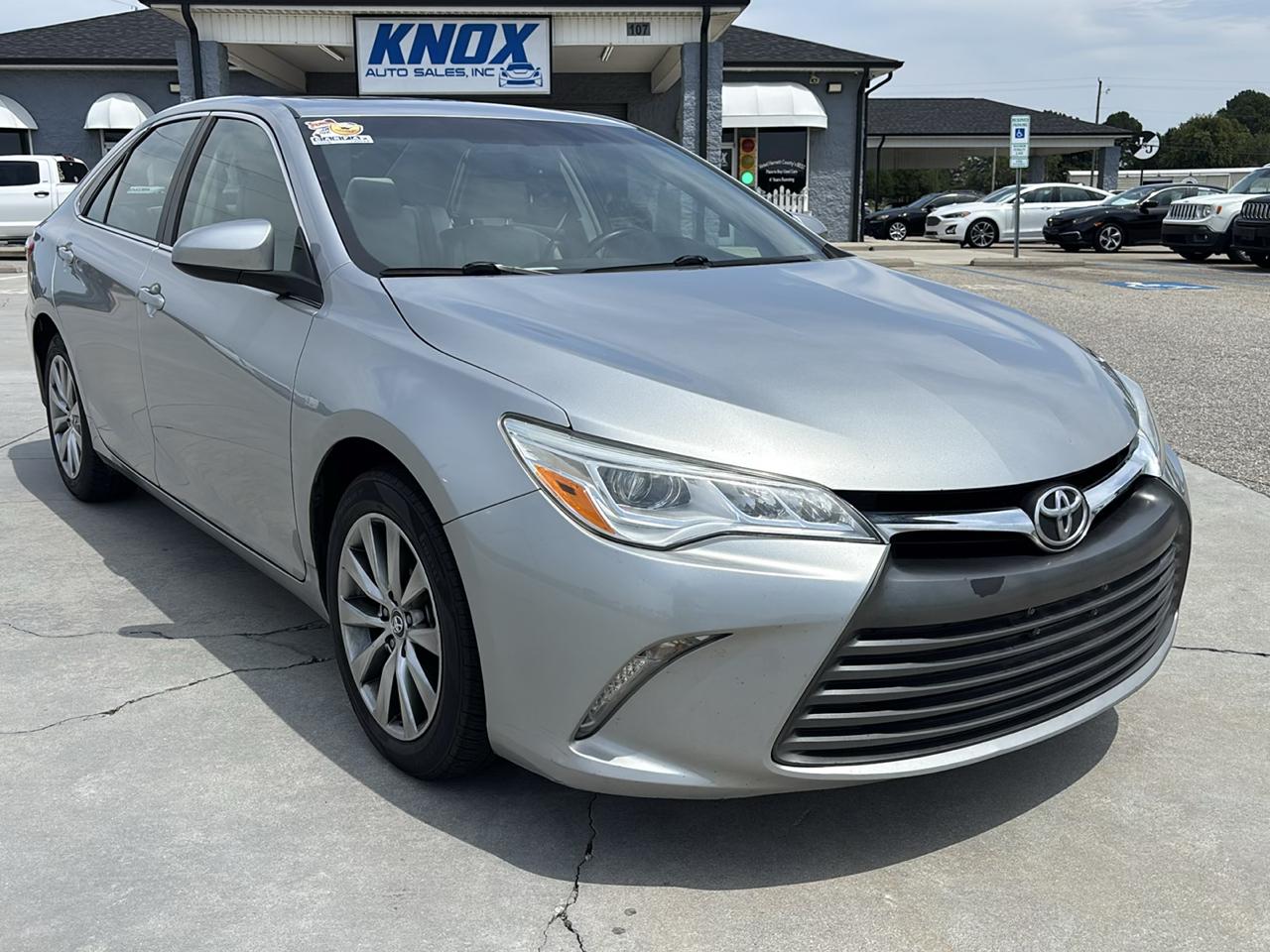 Toyota Camry 4dr Sedan XLE V6 Auto 2016