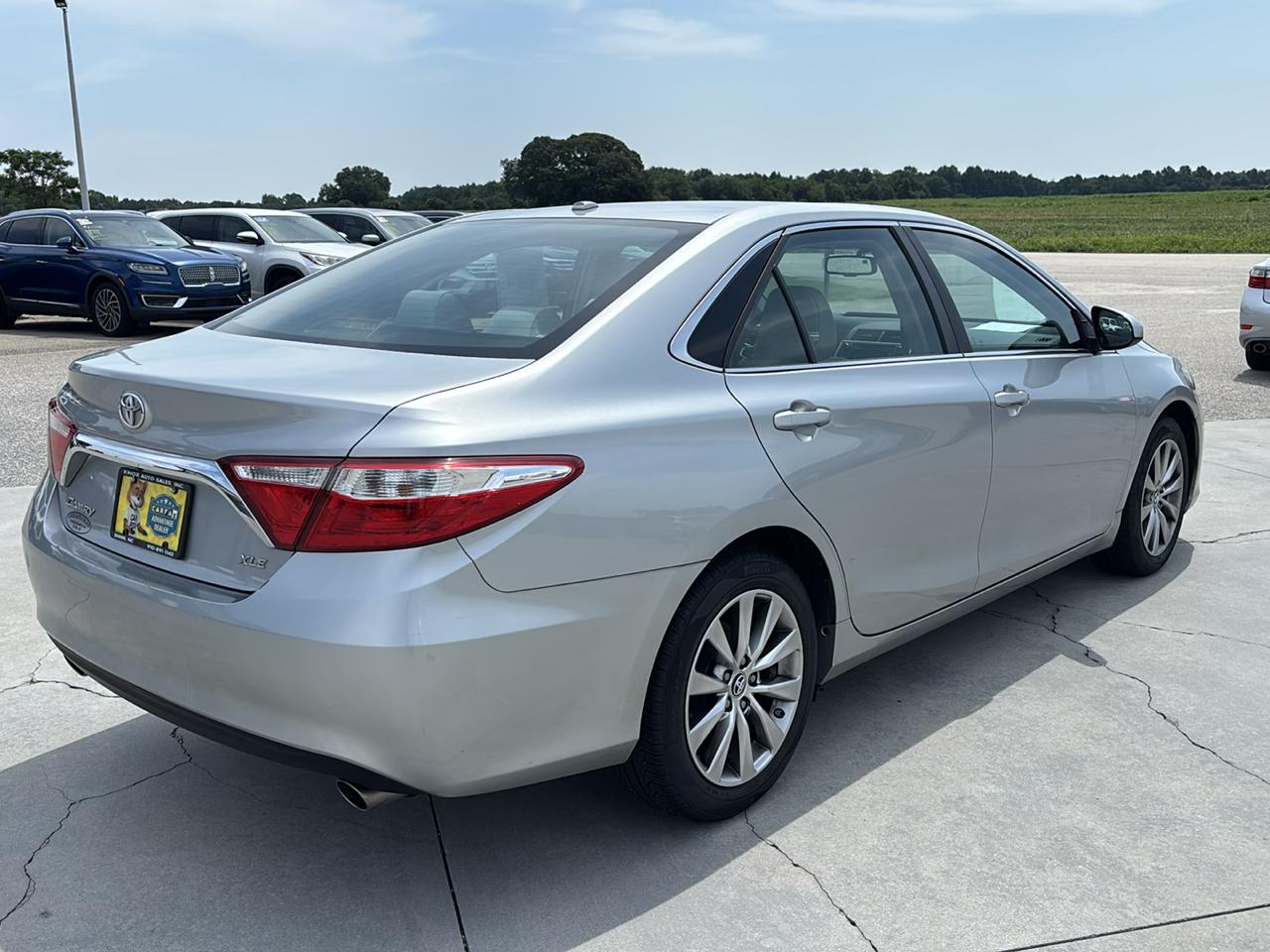 Toyota Camry 4dr Sedan XLE V6 Auto 2016