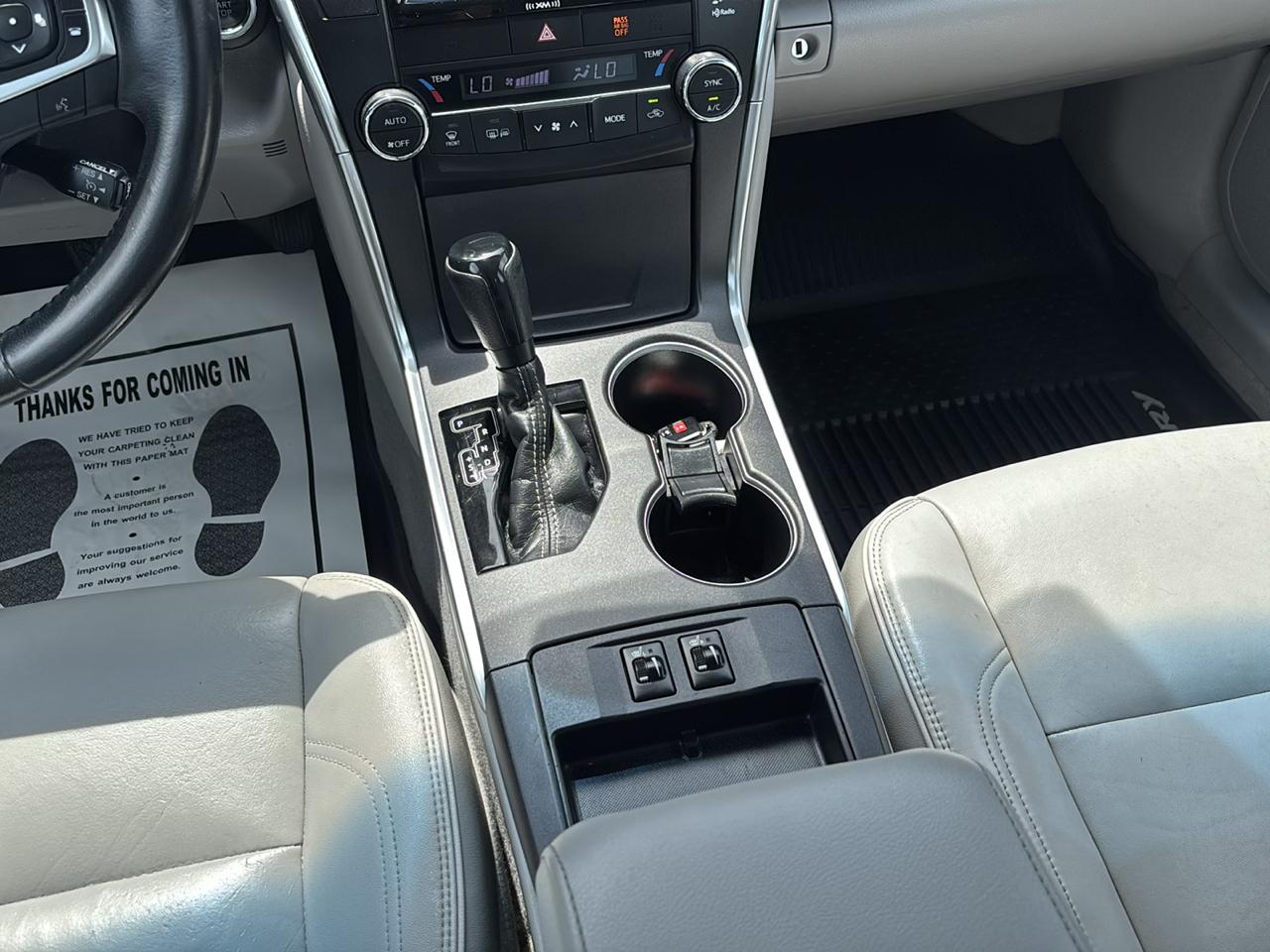 Toyota Camry 4dr Sedan XLE V6 Auto 2016