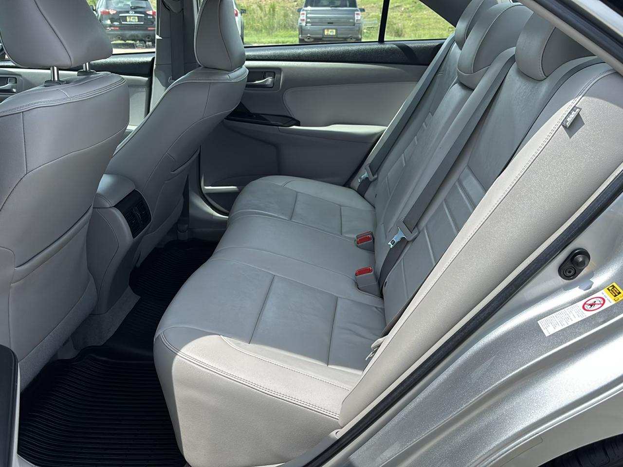 Toyota Camry 4dr Sedan XLE V6 Auto 2016