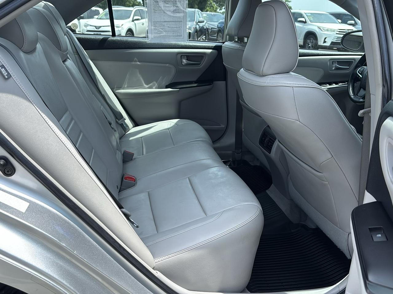 Toyota Camry 4dr Sedan XLE V6 Auto 2016