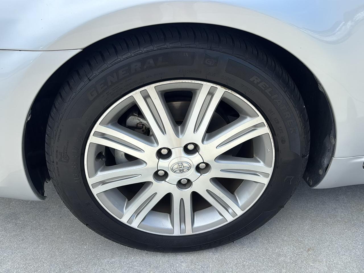 Toyota Avalon 4dr Sdn Limited (Natl) 2009