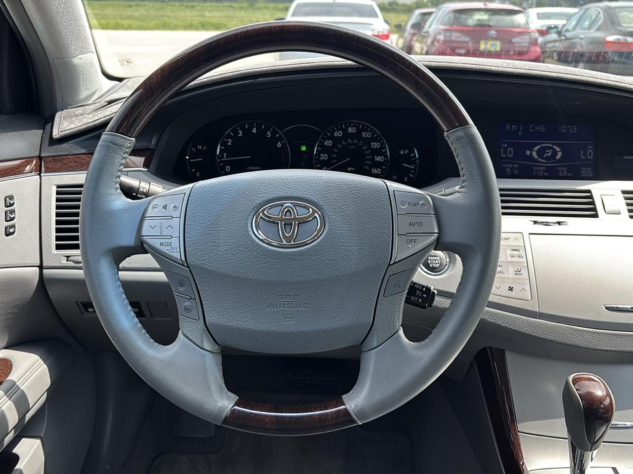 Toyota Avalon 4dr Sdn Limited (Natl) 2009
