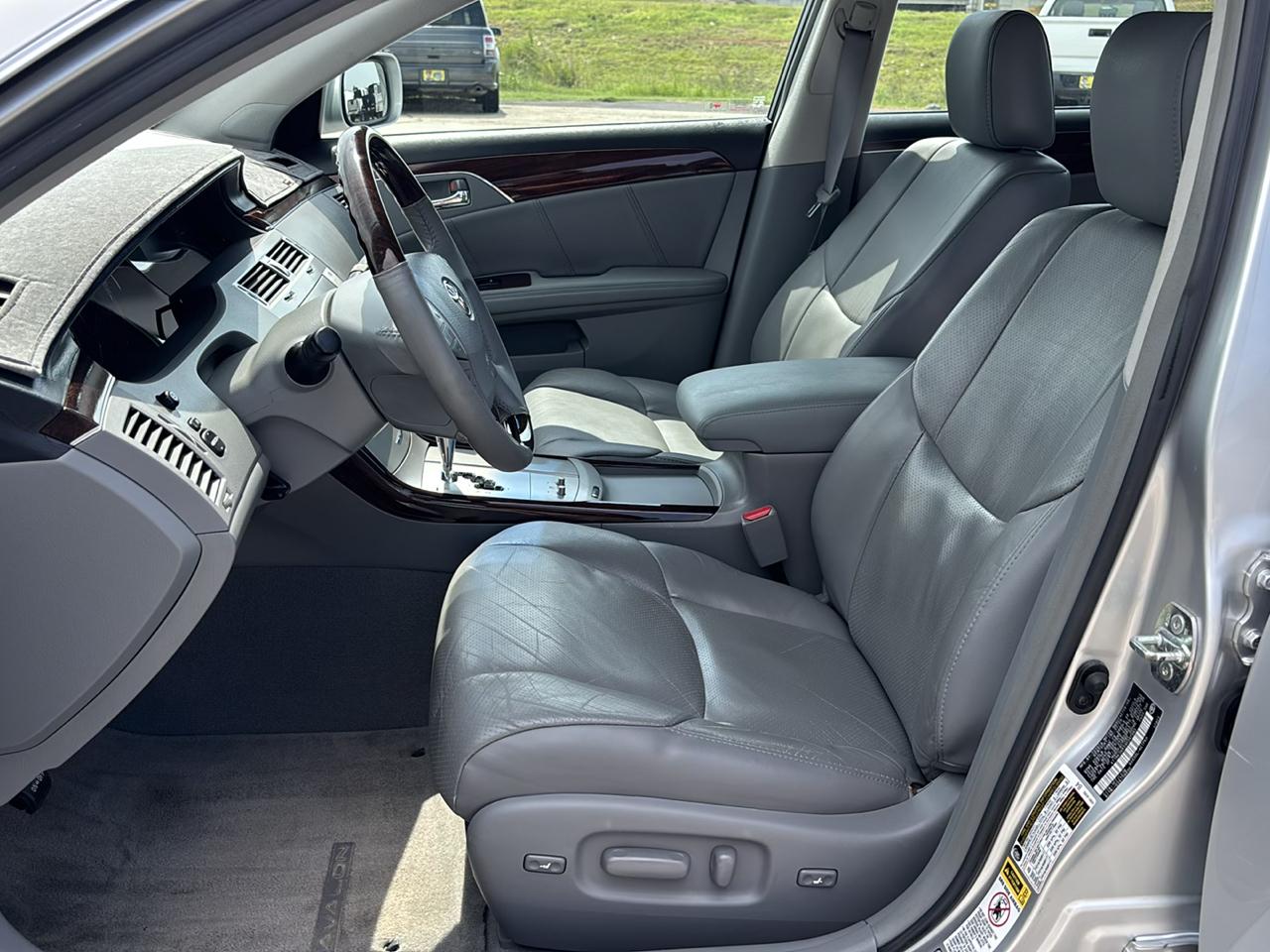 Toyota Avalon 4dr Sdn Limited (Natl) 2009