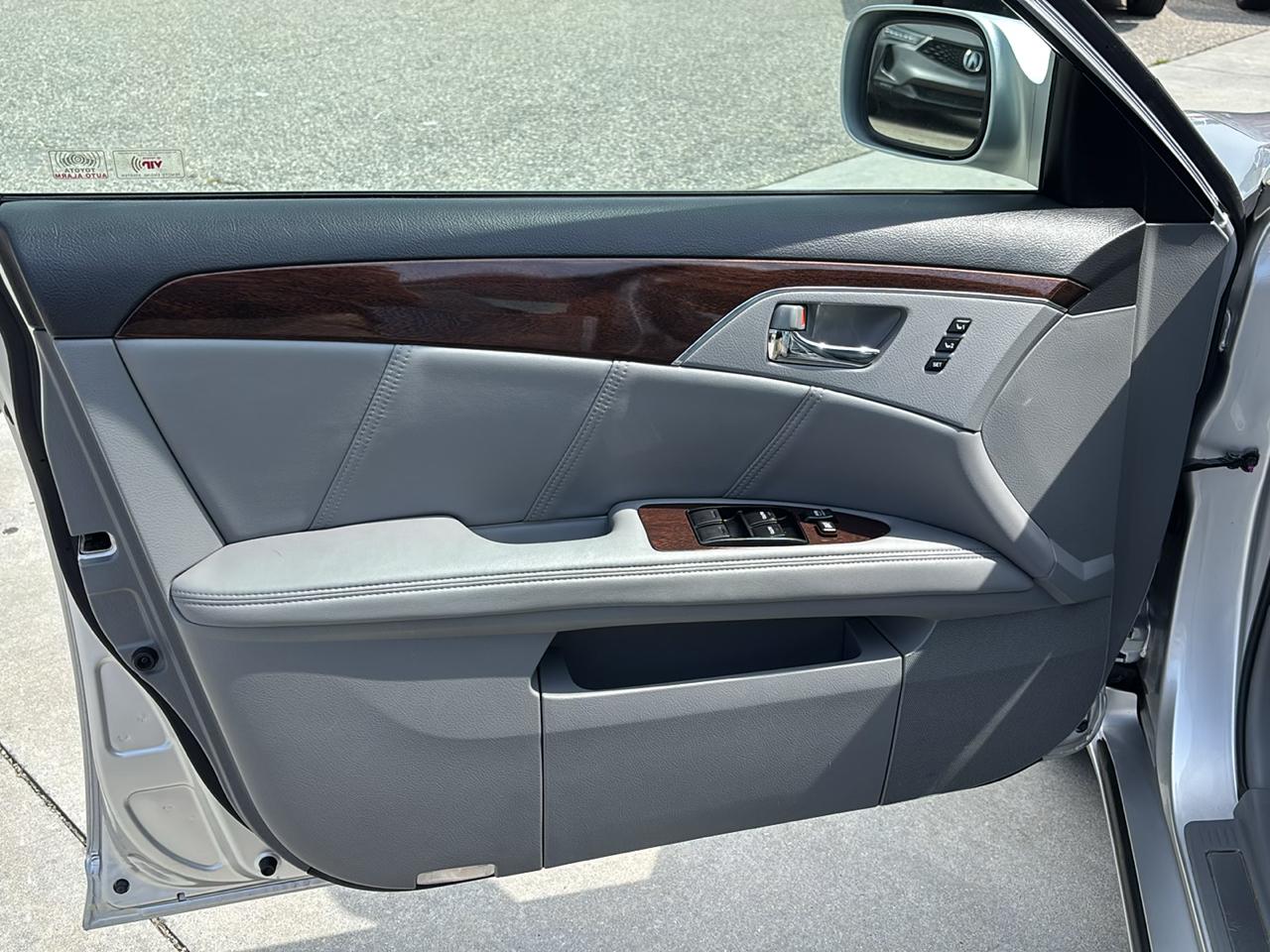 Toyota Avalon 4dr Sdn Limited (Natl) 2009