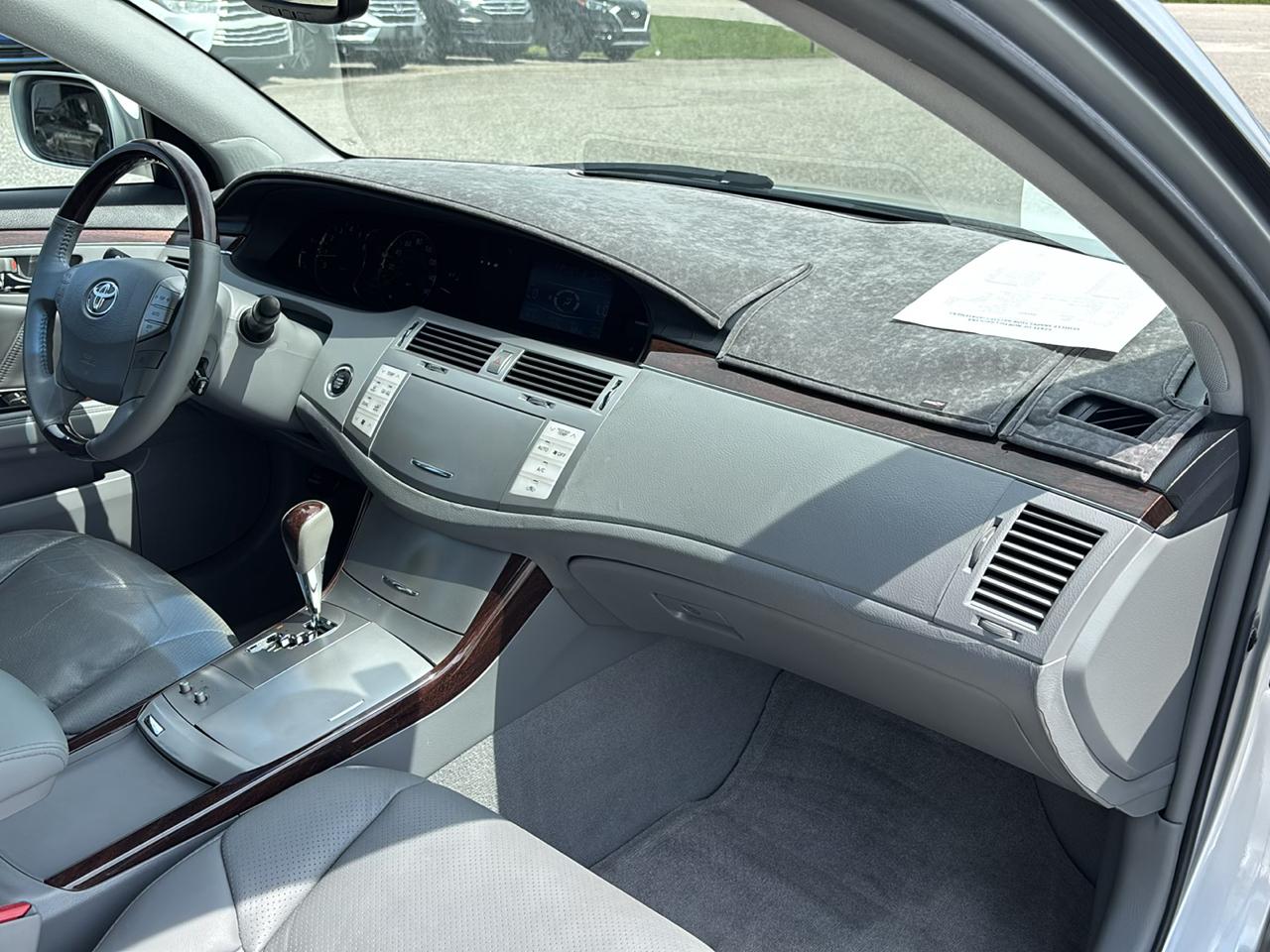 Toyota Avalon 4dr Sdn Limited (Natl) 2009
