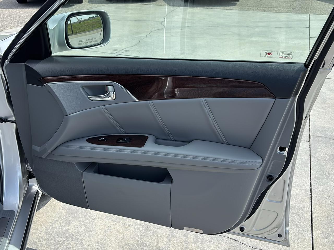 Toyota Avalon 4dr Sdn Limited (Natl) 2009