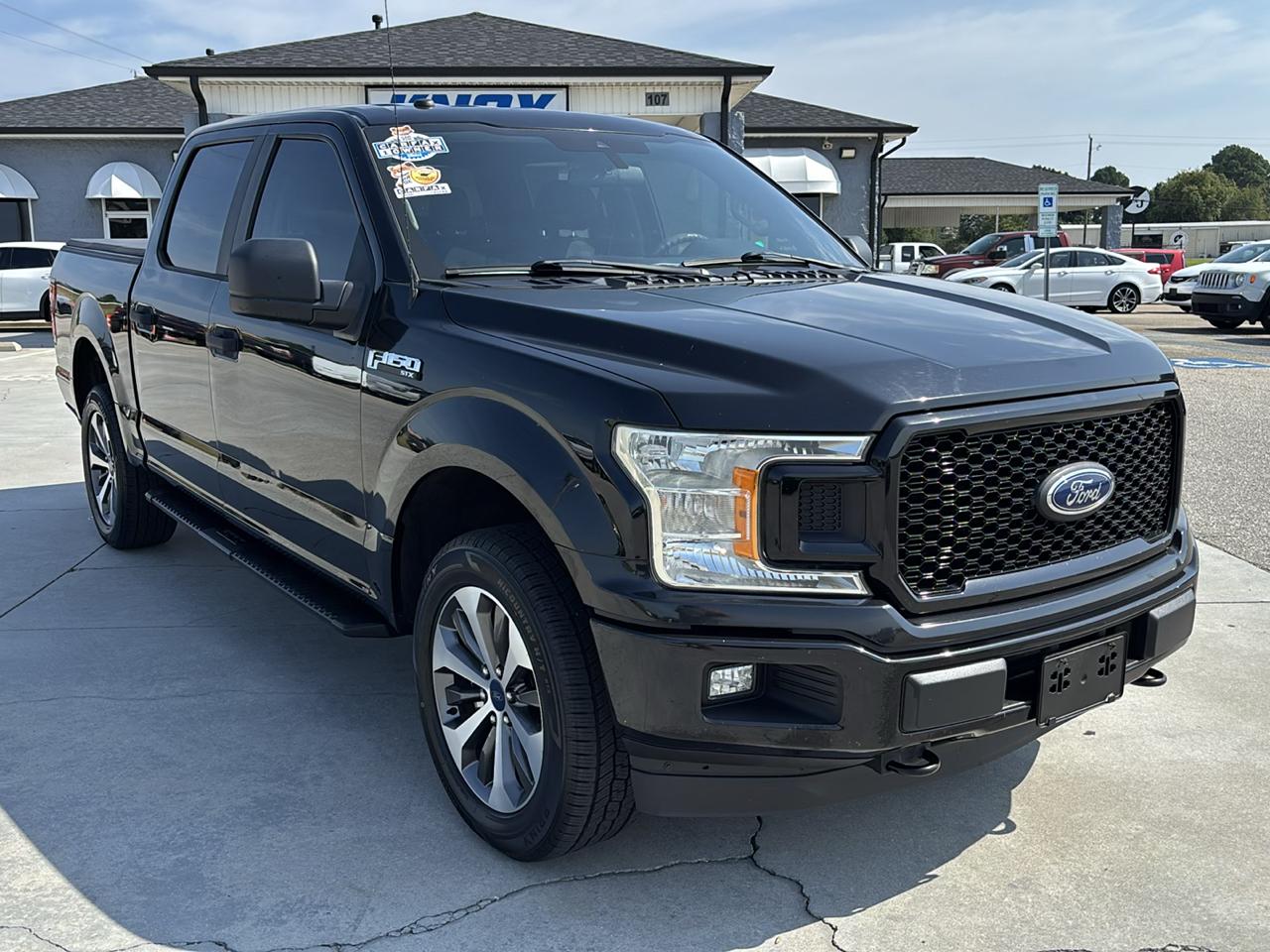 Ford F-150 4WD SuperCrew 145" STX 2019