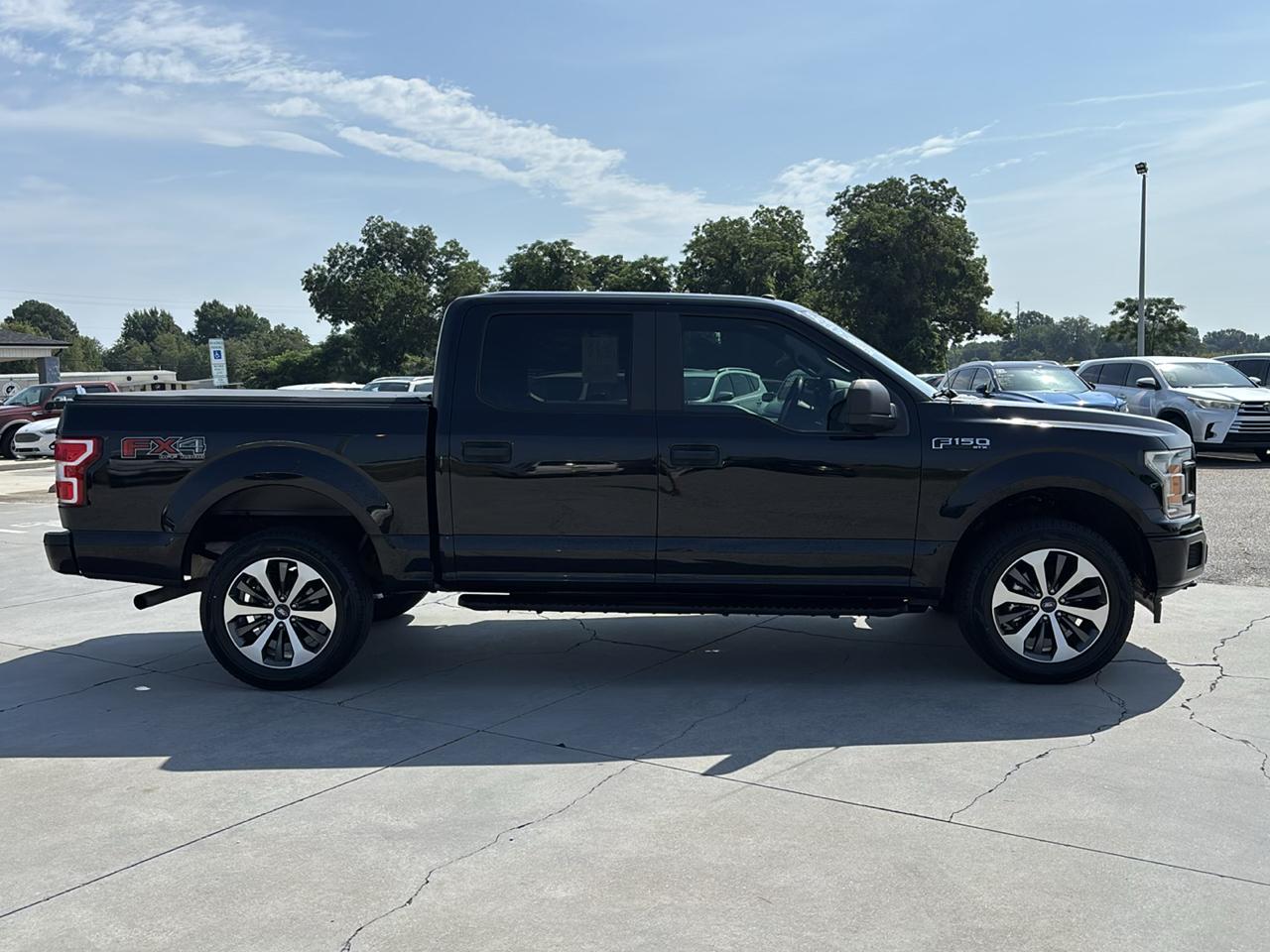Ford F-150 4WD SuperCrew 145" STX 2019