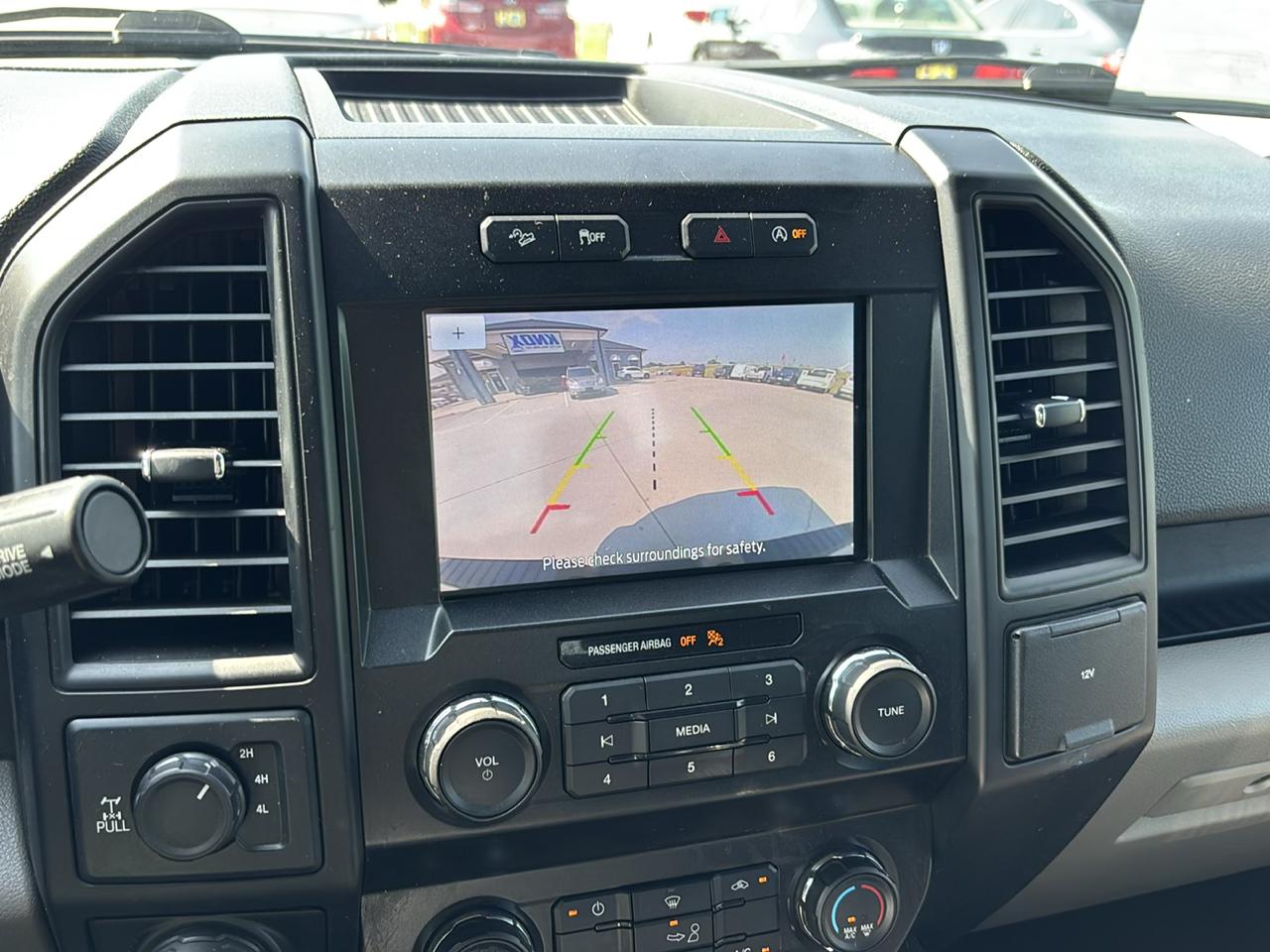 Ford F-150 4WD SuperCrew 145" STX 2019