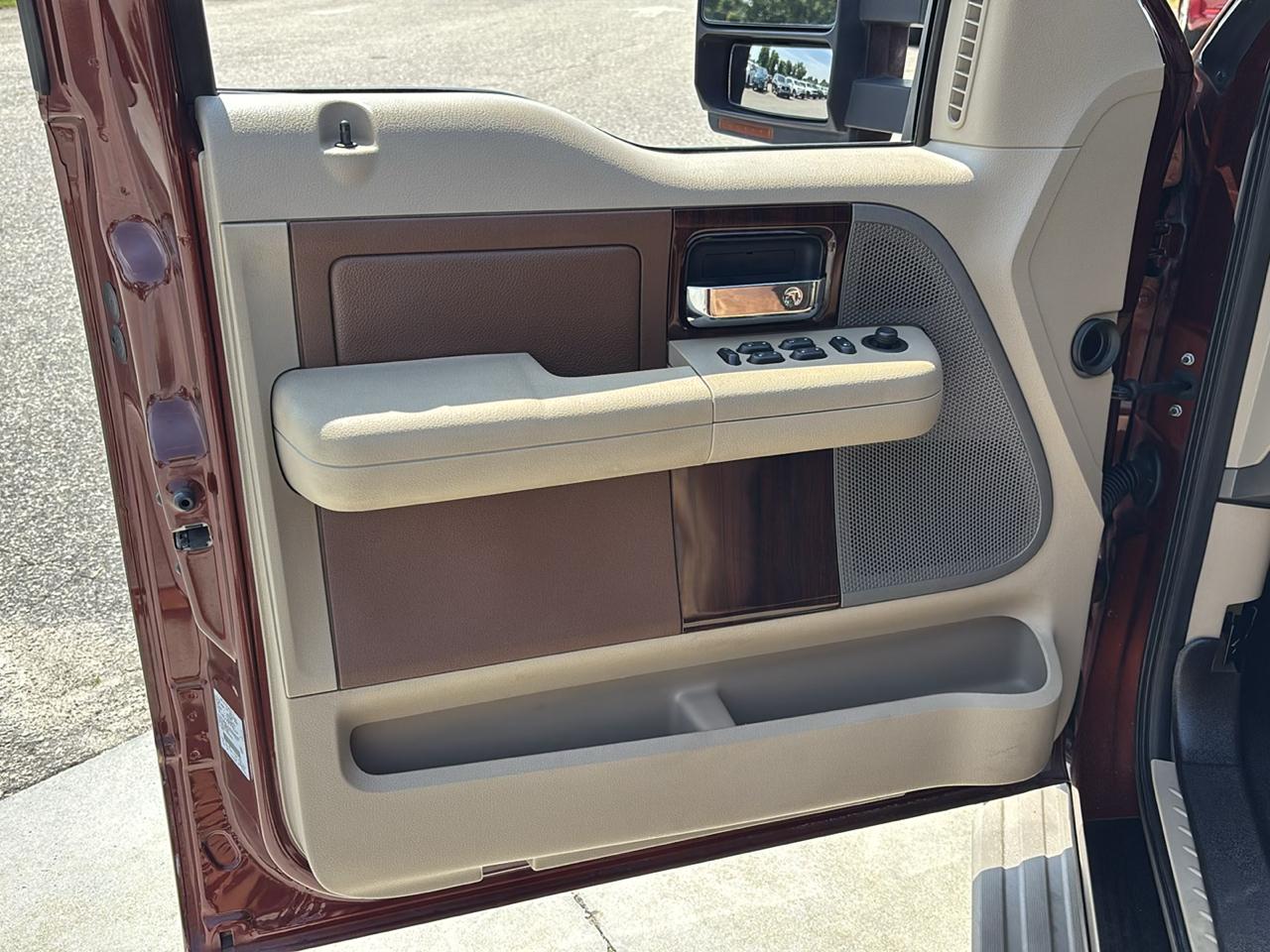 Ford F-150 4WD SuperCrew 139" King Ranch 2005