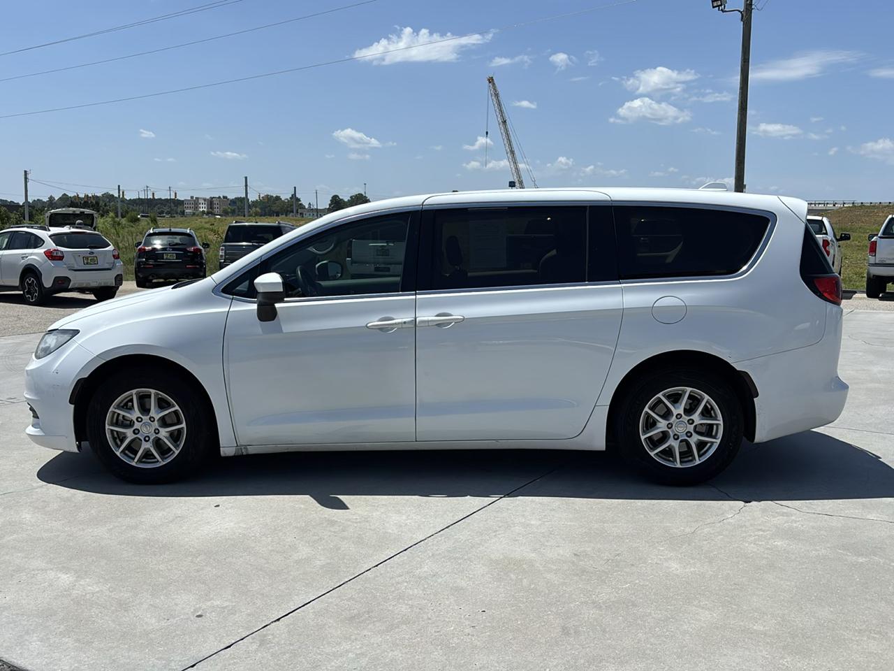 Chrysler Pacifica LX FWD 2017