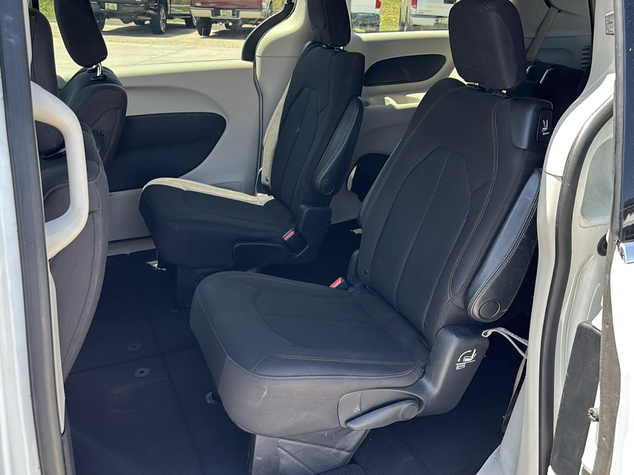 Chrysler Pacifica LX FWD 2017