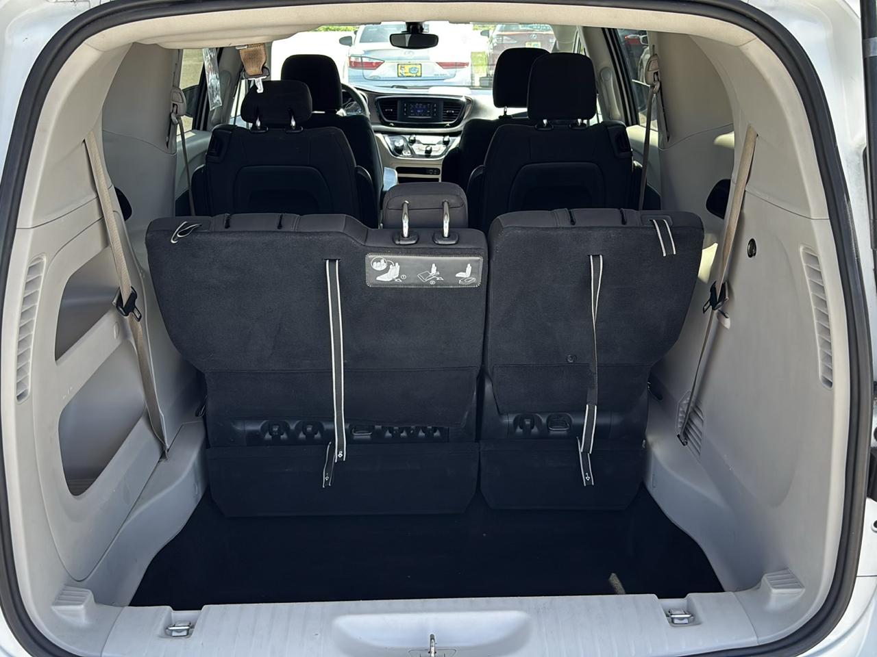Chrysler Pacifica LX FWD 2017