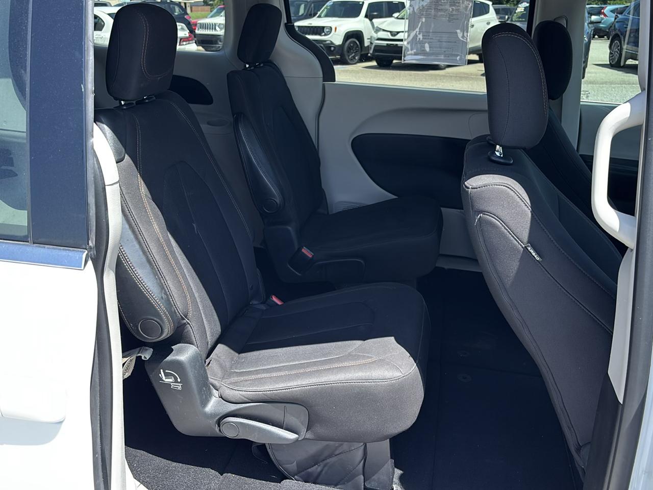 Chrysler Pacifica LX FWD 2017