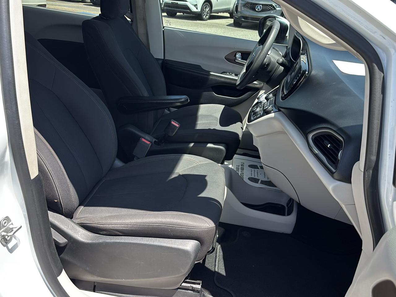 Chrysler Pacifica LX FWD 2017