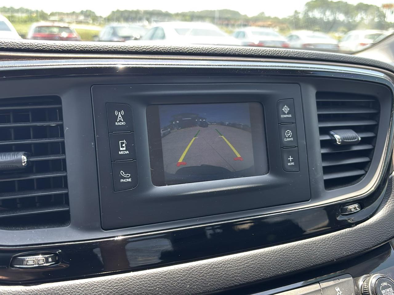 Chrysler Pacifica LX FWD 2017