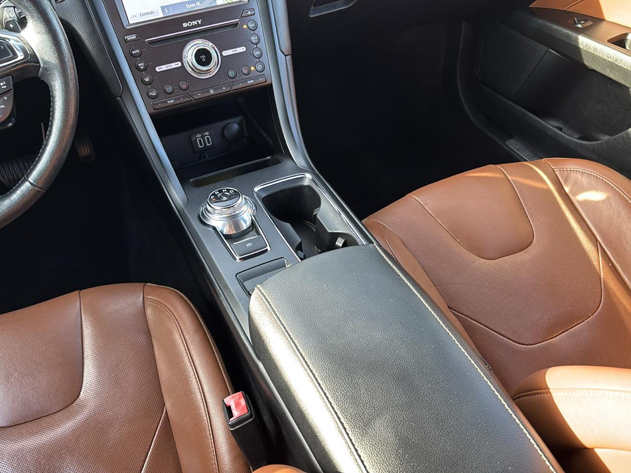 Ford Fusion Titanium FWD 2020