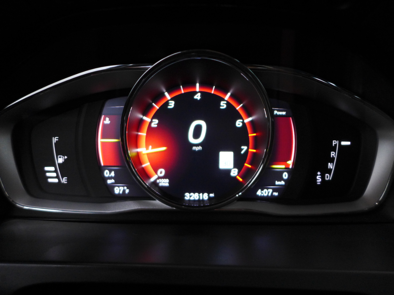 2017 Volvo V60 Platinum R-Design photo 15