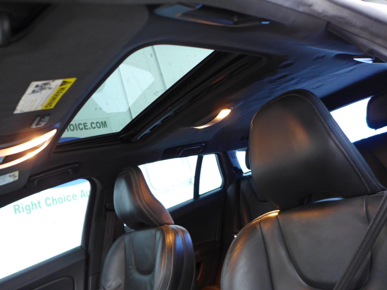 2017 Volvo V60 Platinum R-Design photo 54