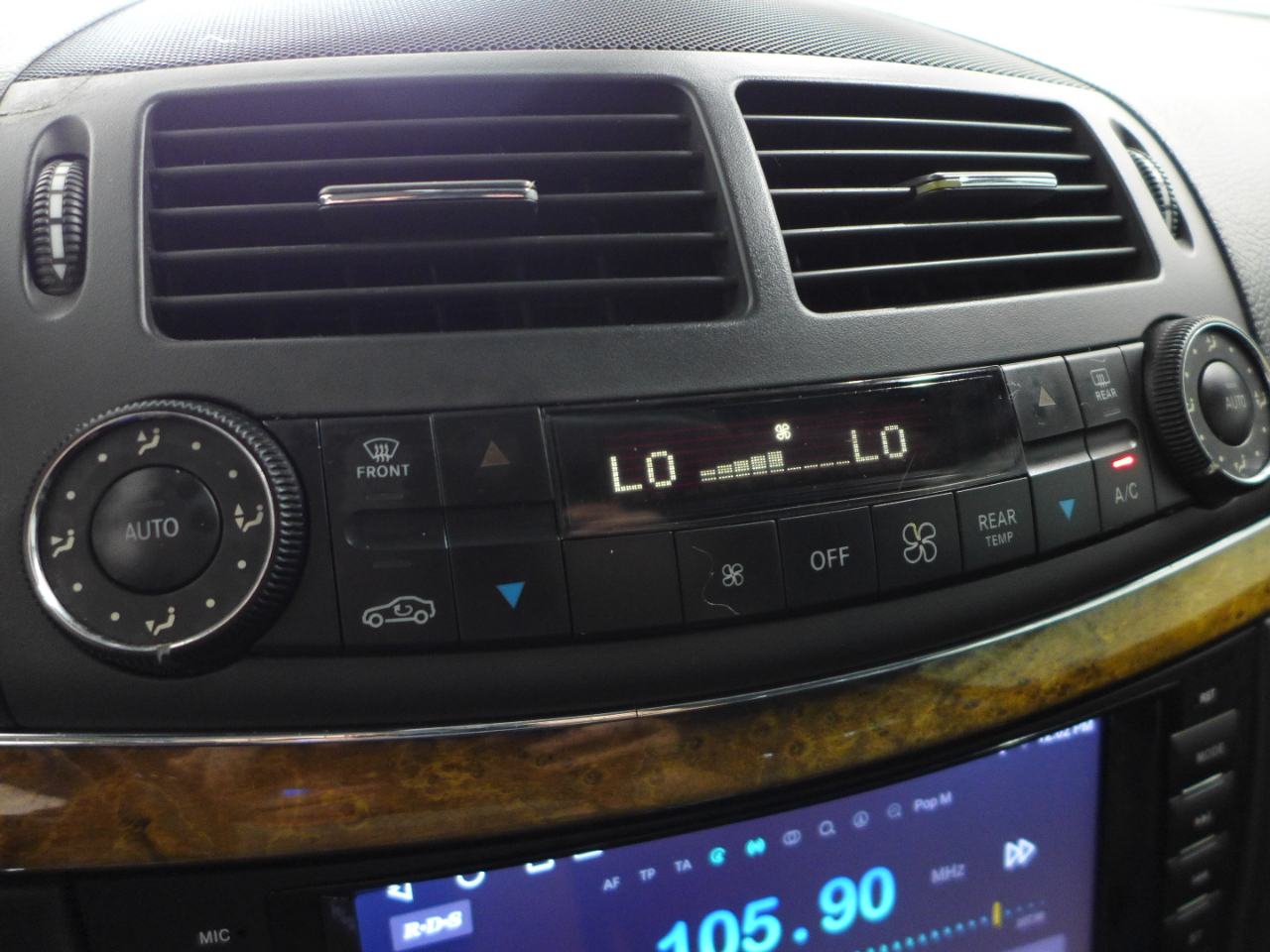 2006 Mercedes Benz E photo 17